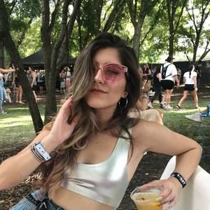 Meet your Posher, Alexia